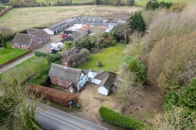 2-bed house on Thatch Cottage, Puddledock, Attleborough, £200,000