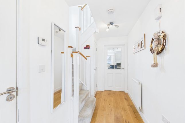 19, Minehead Close, Bridgend photo 3