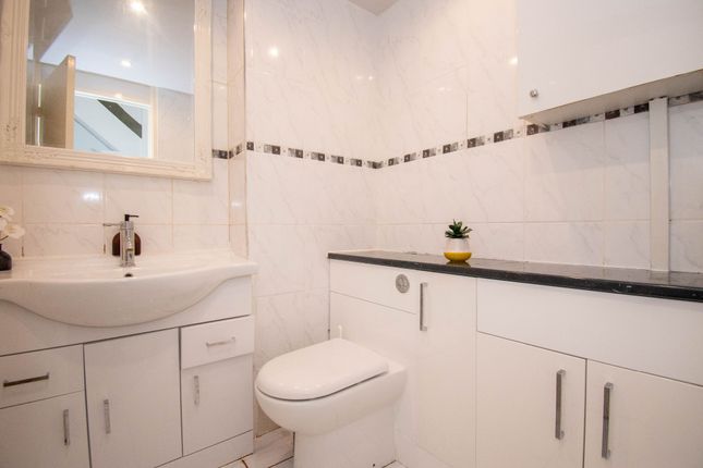 Town house for sale in Stubbs Road, Leicester