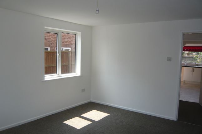 Semi-detached house to rent in Peel Close, Tamworth