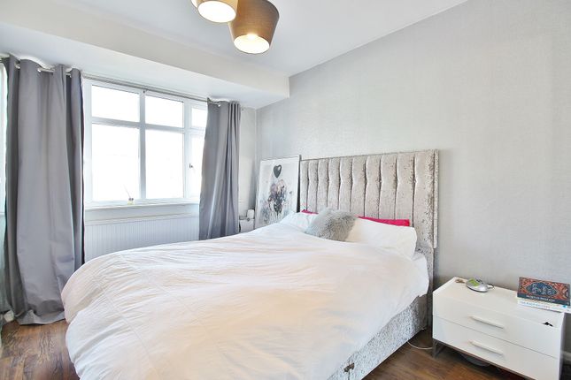 End terrace house for sale in Sussex Avenue, Isleworth