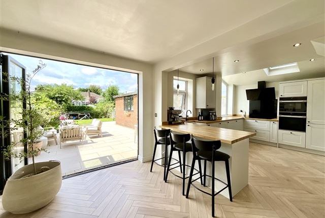 25, Rosslyn Avenue Aston, Sheffield photo 4