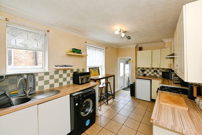 235, Saddlebow Road, King's Lynn photo 3