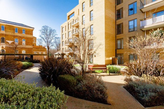 Thumbnail Flat for sale in St. Clements Avenue, London