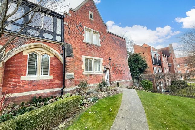 3-bed flat on The Galleries, Brentwood, £410,000