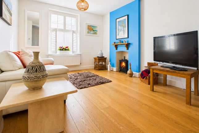 2, Starbuck Street, Caerphilly photo 3
