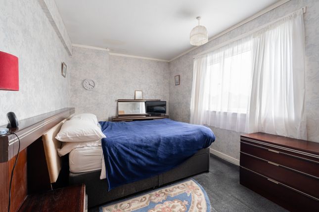 56, Wester Drylaw Place, Edinburgh photo 4