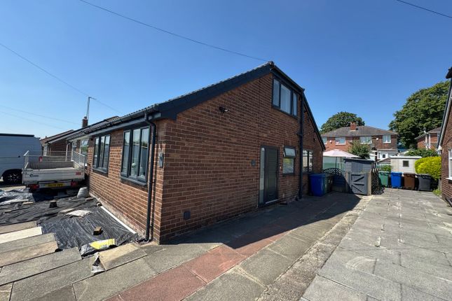 19, Lynton Lea, Manchester photo 3