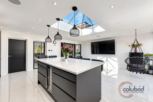 126, Thorndon Avenue, Brentwood photo 4