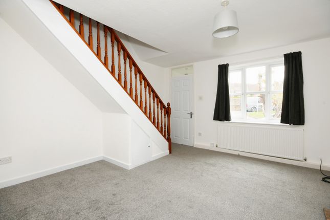 2, Chesterfield photo 3