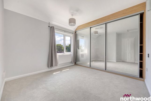 28, Charnwood Avenue, Chelmsford photo 3