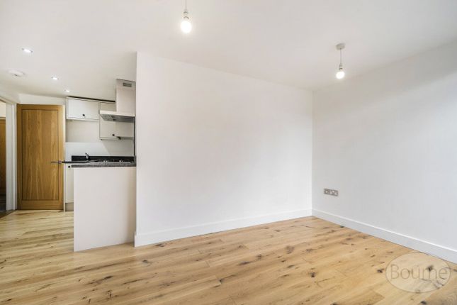 Flat 3, Polo Court, 1, Swan Street, Petersfield photo 4
