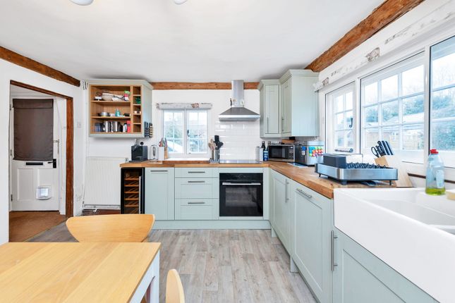 26 Lotfield Street, Royston photo 2