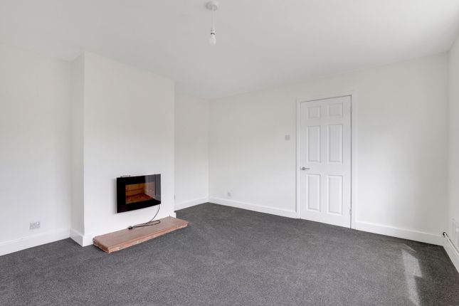 30 Cromwell Crescent, Nottingham photo 4