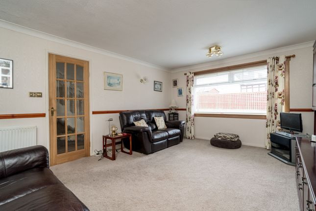 40, Dalum Grove, Loanhead photo 2