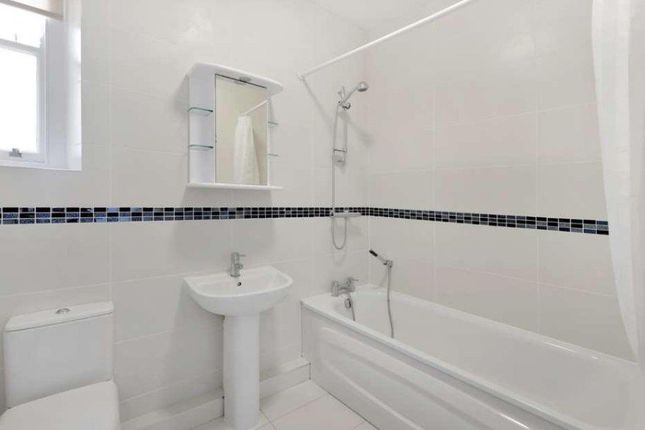 Flat 149, Coleherne Court,, Redcliffe Gardens, London photo 4