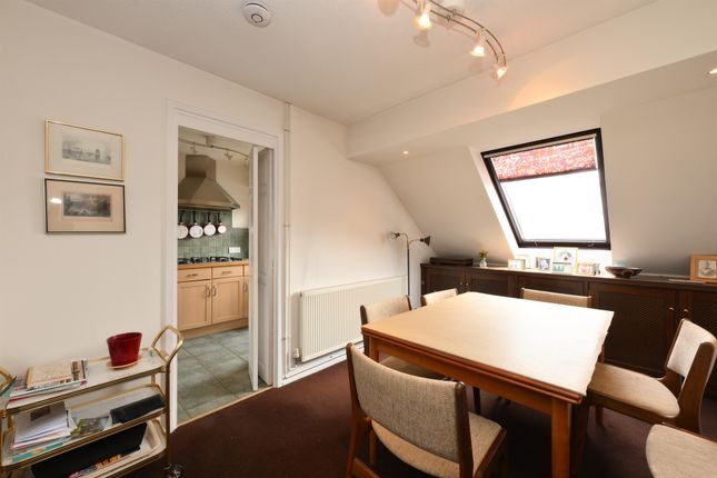 Flat 8, Gilliflower House, Yewlands, HODDESDON photo 3