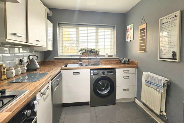 28, Heol Waungron, Kidwelly photo 5
