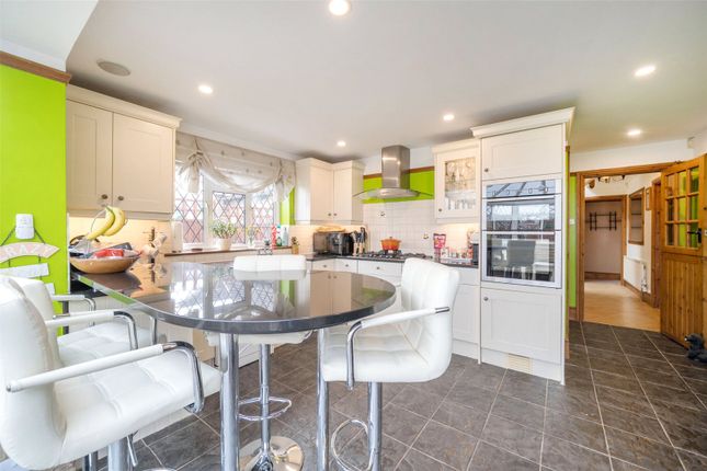 24, Bourn Avenue, Uxbridge photo 3