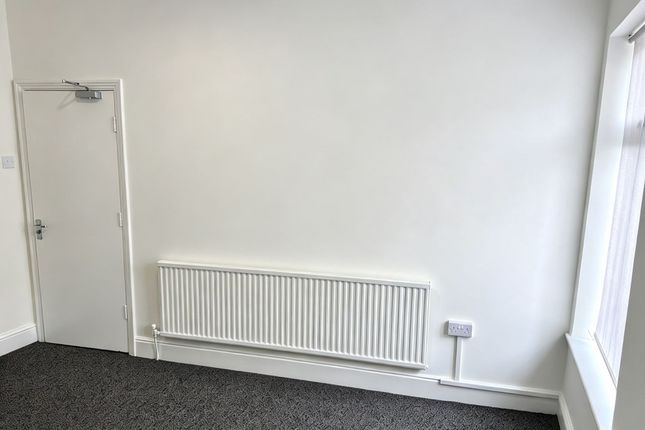 5-bed terraced on 42 Markeaton Street, Derby, £2,100/mo