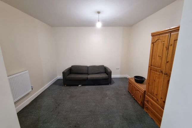 Flat to rent in Ayston Road, Leicester