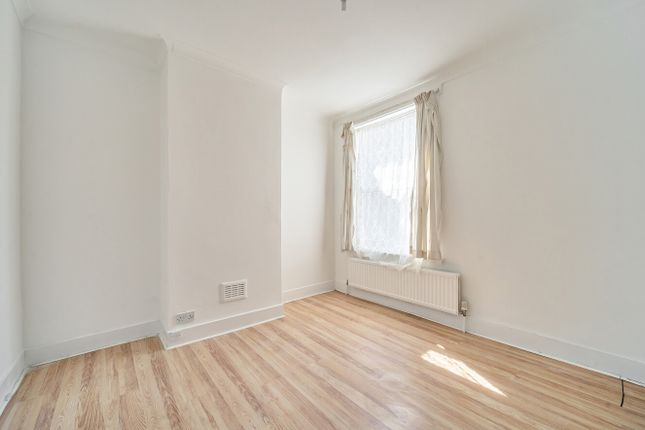 88, Hitcham Road, London photo 4