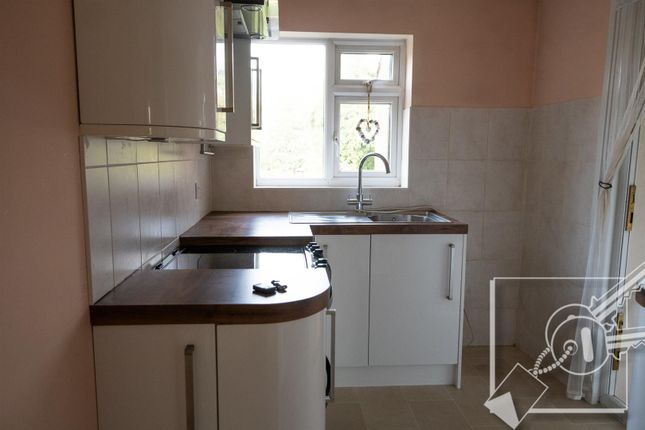 164, Shepherds Lane, Dartford photo 4