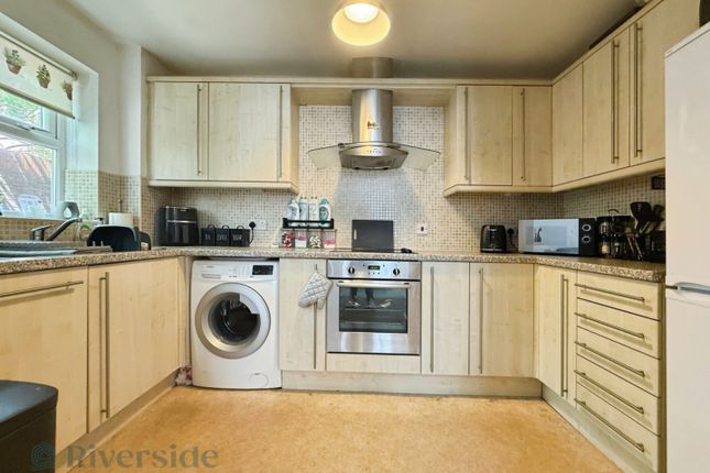 Apartment 4, Beach Court, Wolfreton Road, Hull photo 4
