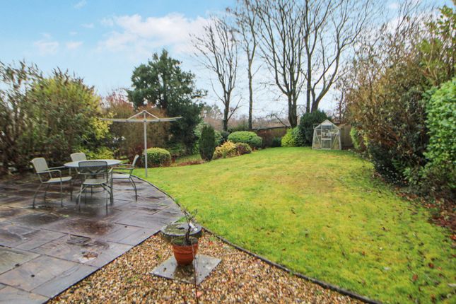 22, Long Lane, Glossop photo 2