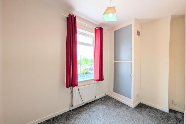 2, New Barlborough Close, CHESTERFIELD photo 4