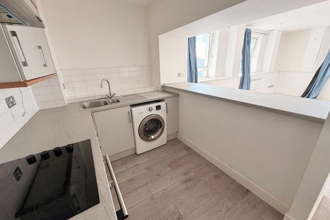 High Road, Chadwell Heath photo 5