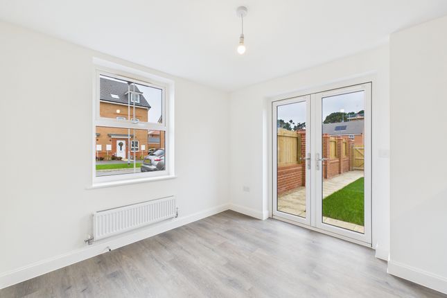 8, Suffolk Drive, Littlehampton photo 3
