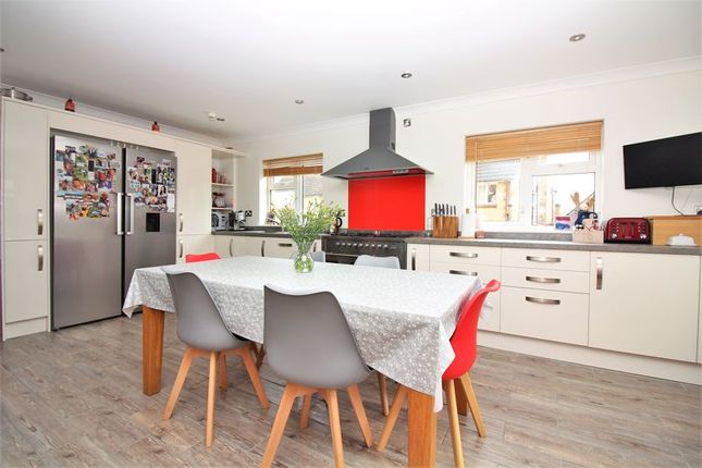 14, Highfield, Ilminster photo 3