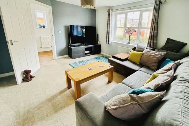 2, Butler Close, Leamington Spa photo 3