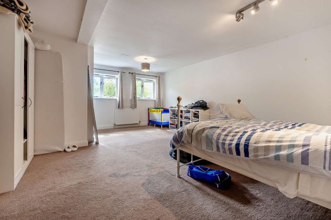 Annexe Bedroom 6