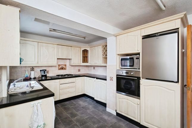 Farnsworth Close, Lancashire photo 4