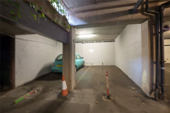 Websters Land Parking Space, Edinburgh photo 3