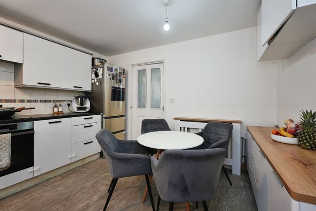 159, Park Lane, Bradford photo 4