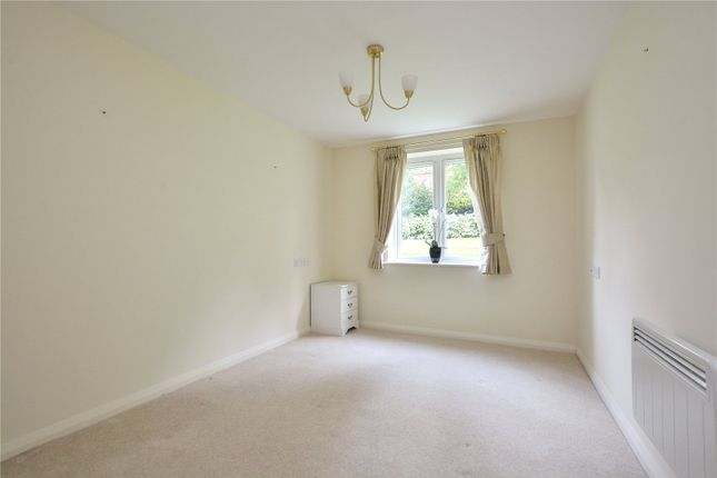 Flat for sale in 11 Blossom Court, Rufford Avenue, Yeadon, Leeds, West Yorkshire