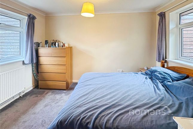 24, Carshalton Way, Reading photo 4