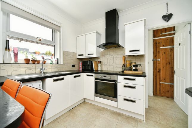 Basement And Ground Floor Flat, 87, Freshfield Road, Brighton photo 4