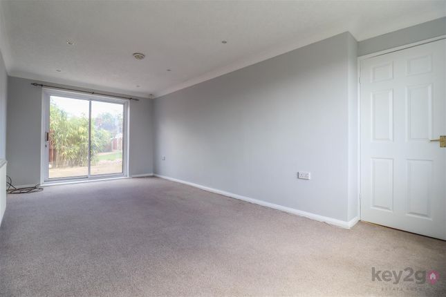 5, Oak Close, Sheffield photo 2