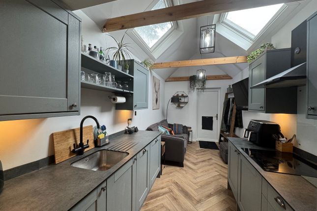 Fireside Cottage, The Close, Ringwood photo 2