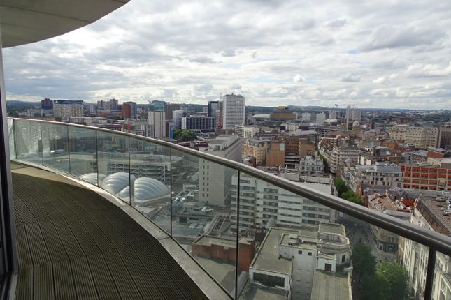 Flat to rent in The Rotunda New Street, Birmingham