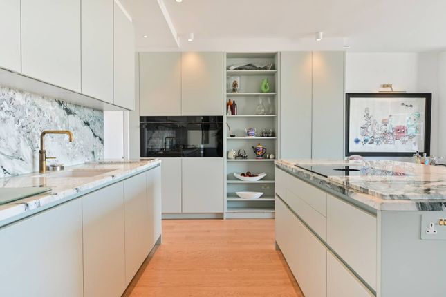 Thumbnail Flat for sale in Riverside One, Battersea, London
