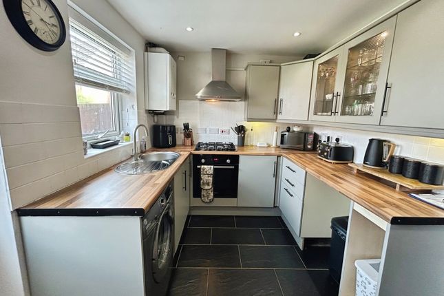 28, Finch Close, Swadlincote photo 2