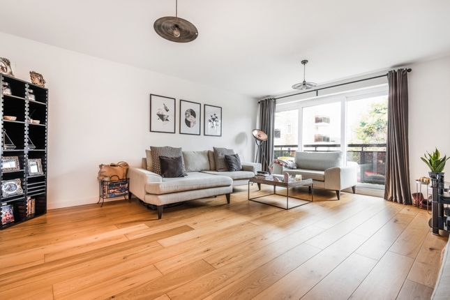 1-bed flat on 13, Shannon Way, Beckenham, £1,750/mo