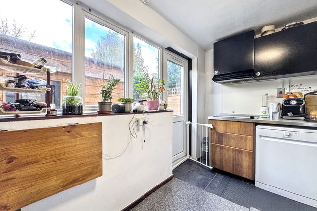 44 Deans Lane, Edgware photo 3