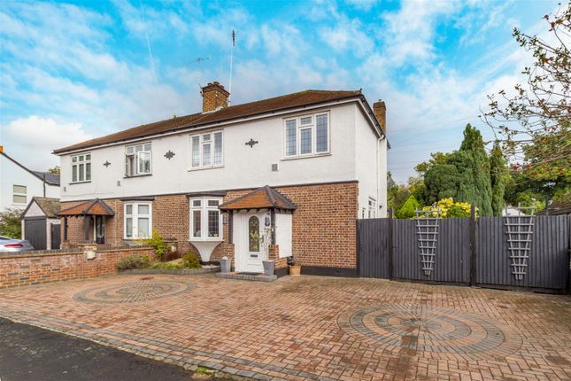 Thumbnail Property for sale in Common Lane, New Haw, Addlestone