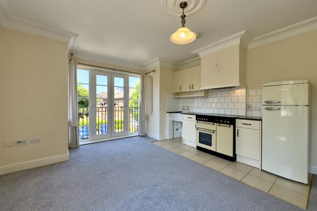 29, Christine Ingram Gardens, Bracknell photo 2